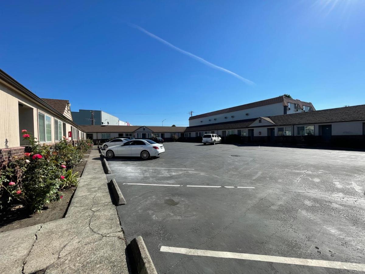 Holiday Motel Портленд Экстерьер фото